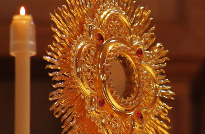 monstrance1