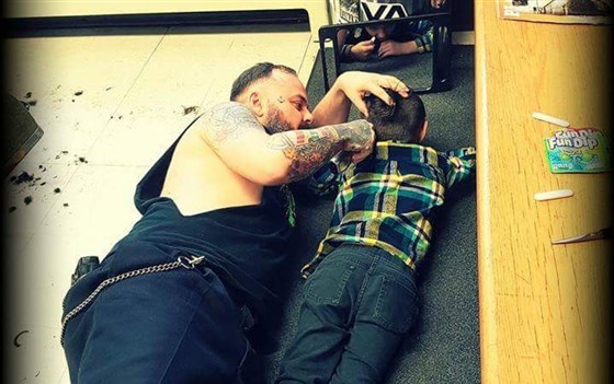 barber-helps-boy-with-autism-100617_9ba080064356910345faa6898cca099a-focal-560x351